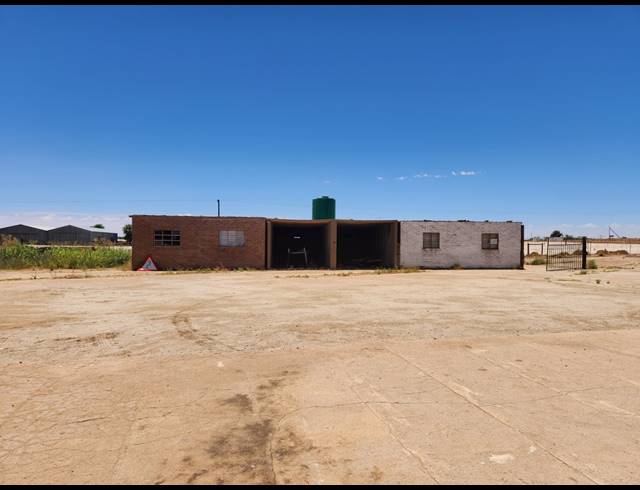 730M² STORAGE UNIT FOR SALE IN KANONEILAND